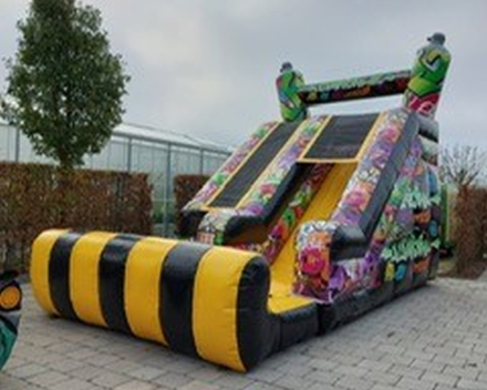 Graffiti hoge glijbaan